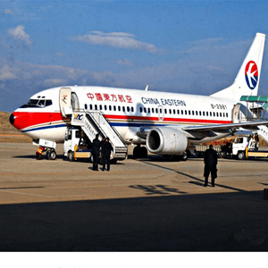 东阳横店机场货运航空快运业稳步发展的原因是什么？